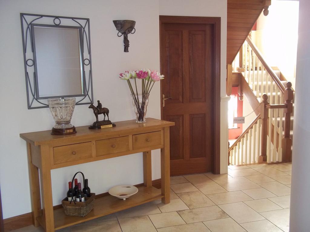 Grove Lodge B&B มันนาฮัน ภายนอก รูปภาพ